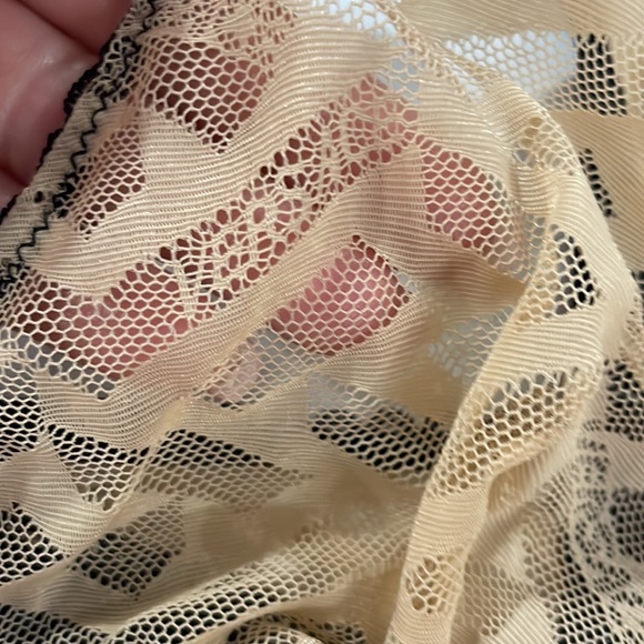 VERSACE UNDERWEAR Beige La Greca Bra - Picture 6 of 10